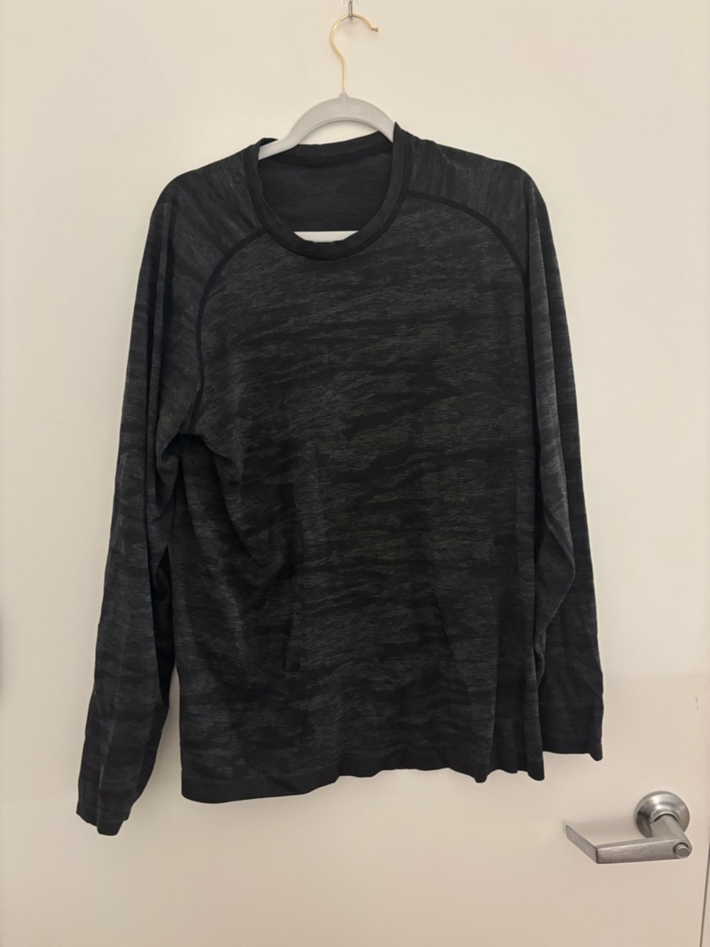 Lululemon Men’s Long Sleeve Swiftly Tech
